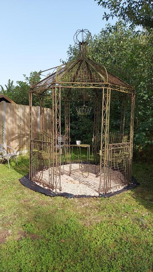 Hot Tub Hideaway Hotel Hemyock Exterior photo