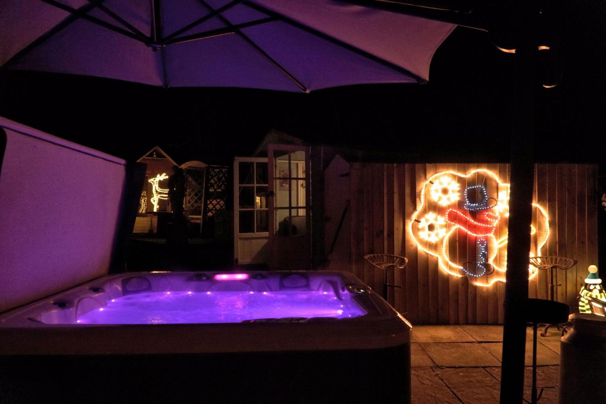 Hot Tub Hideaway Hotel Hemyock Exterior photo