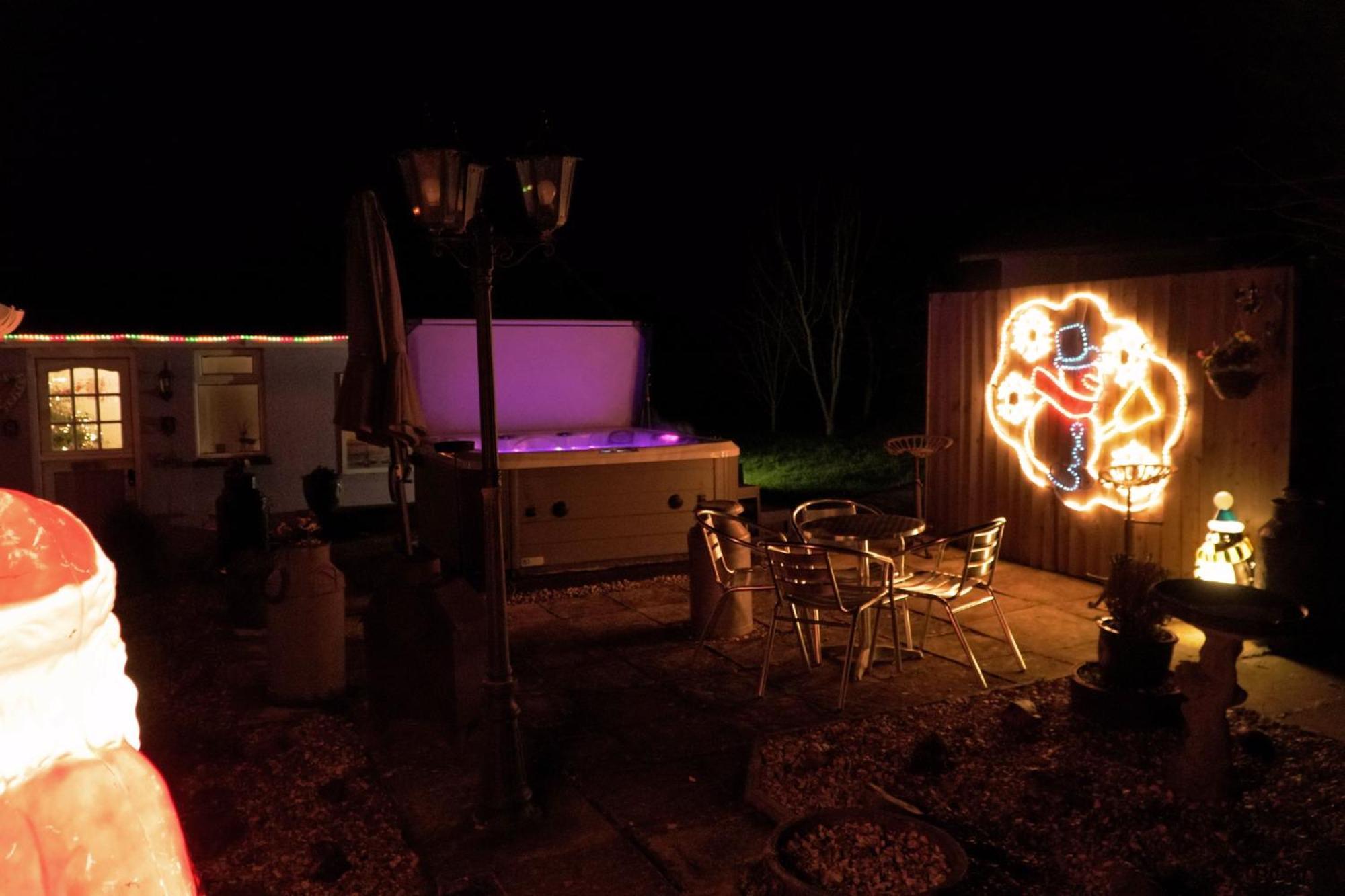 Hot Tub Hideaway Hotel Hemyock Exterior photo